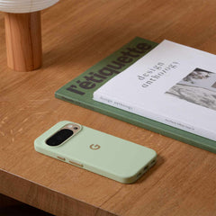GA09834WW Pixelsnap Silicone Case w/Magnets Pixel 10 Pro XL Jade (Green)