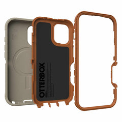 7796019 Defender Pro MagSafe Case iPhone 16 Realtree