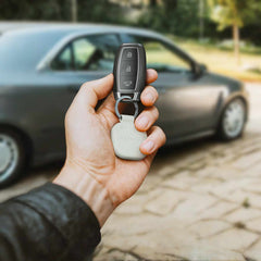 Satechi Vegan-Leather Keychain with Find My Sand